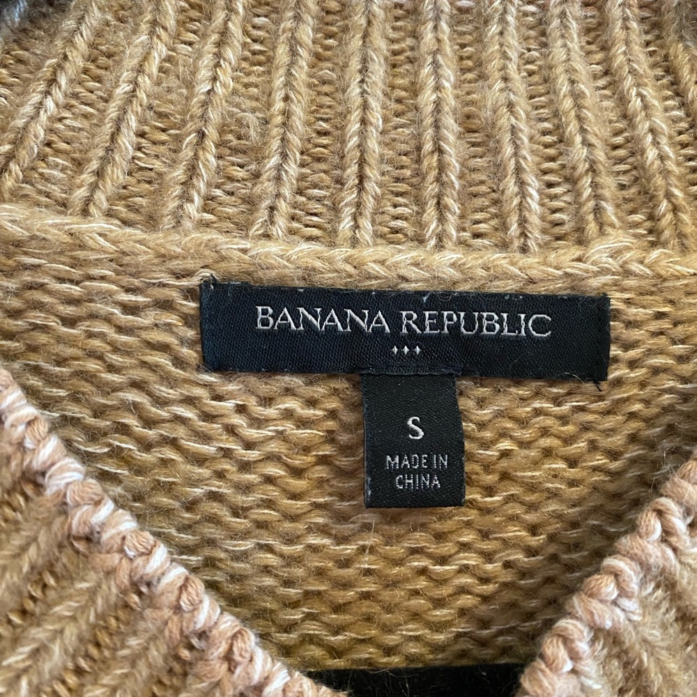 Banana Republic Camel Knit Cozy Perforated Pullover Sweater Size Small - Picture 3 of 6